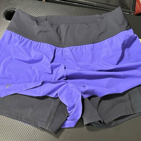 ON CLOUD Running Shorts Womens Purple Size Large Run on Clouds - Picture 3 of 6